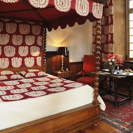 Hotel Chateau De La Treyne 4*