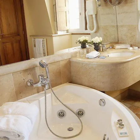 Chateau De La Treyne מלון 4*