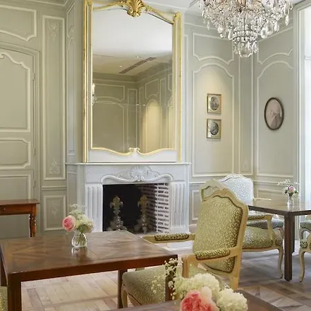 מלון Chateau De La Treyne 4*