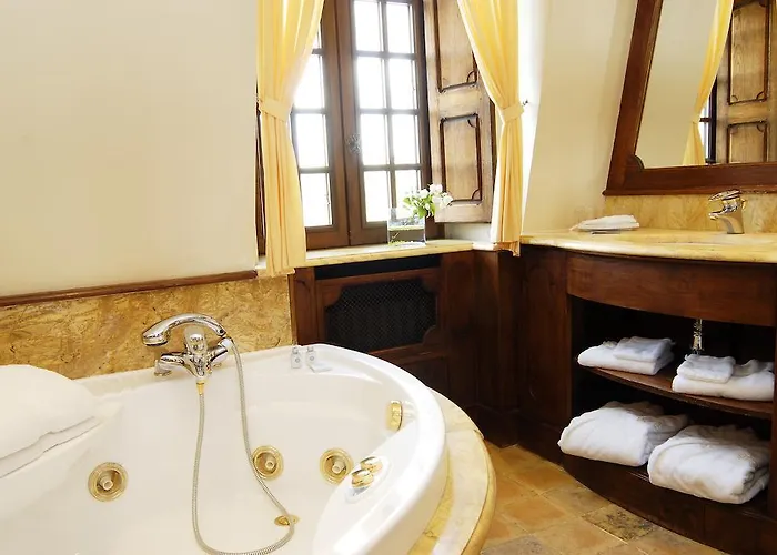 Chateau De La Treyne 4* Lacave (Lot)